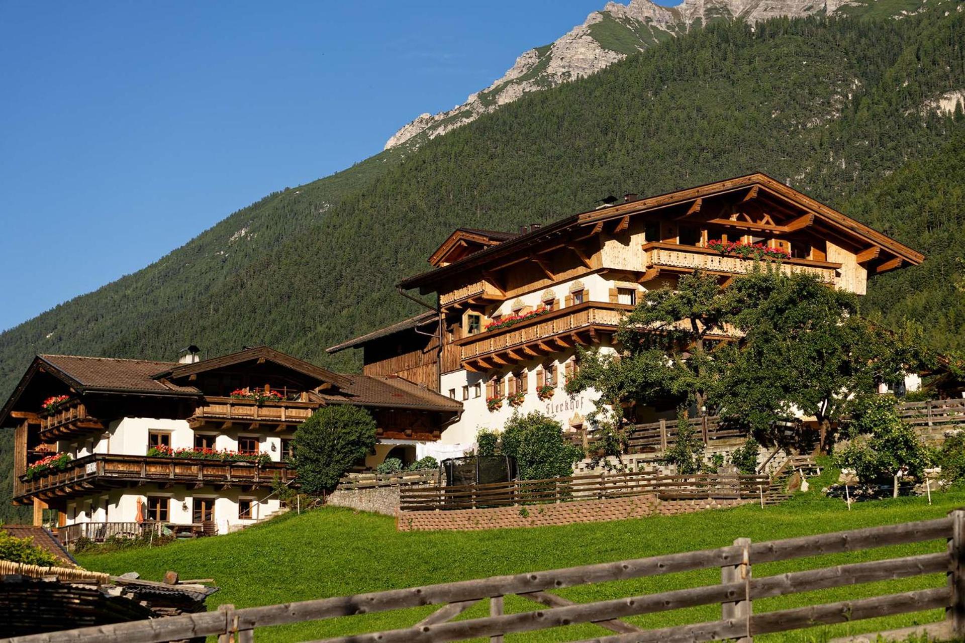 Fleckhof Hotel Нойщифт им Щубайтал Екстериор снимка