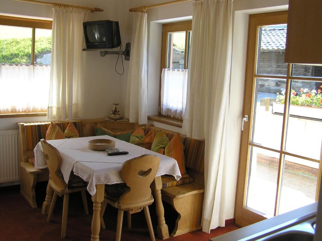 Fleckhof Hotel Нойщифт им Щубайтал Стая снимка